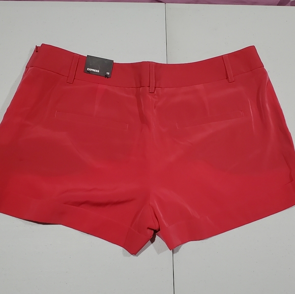 Express Shorts - Picture 1 of 6